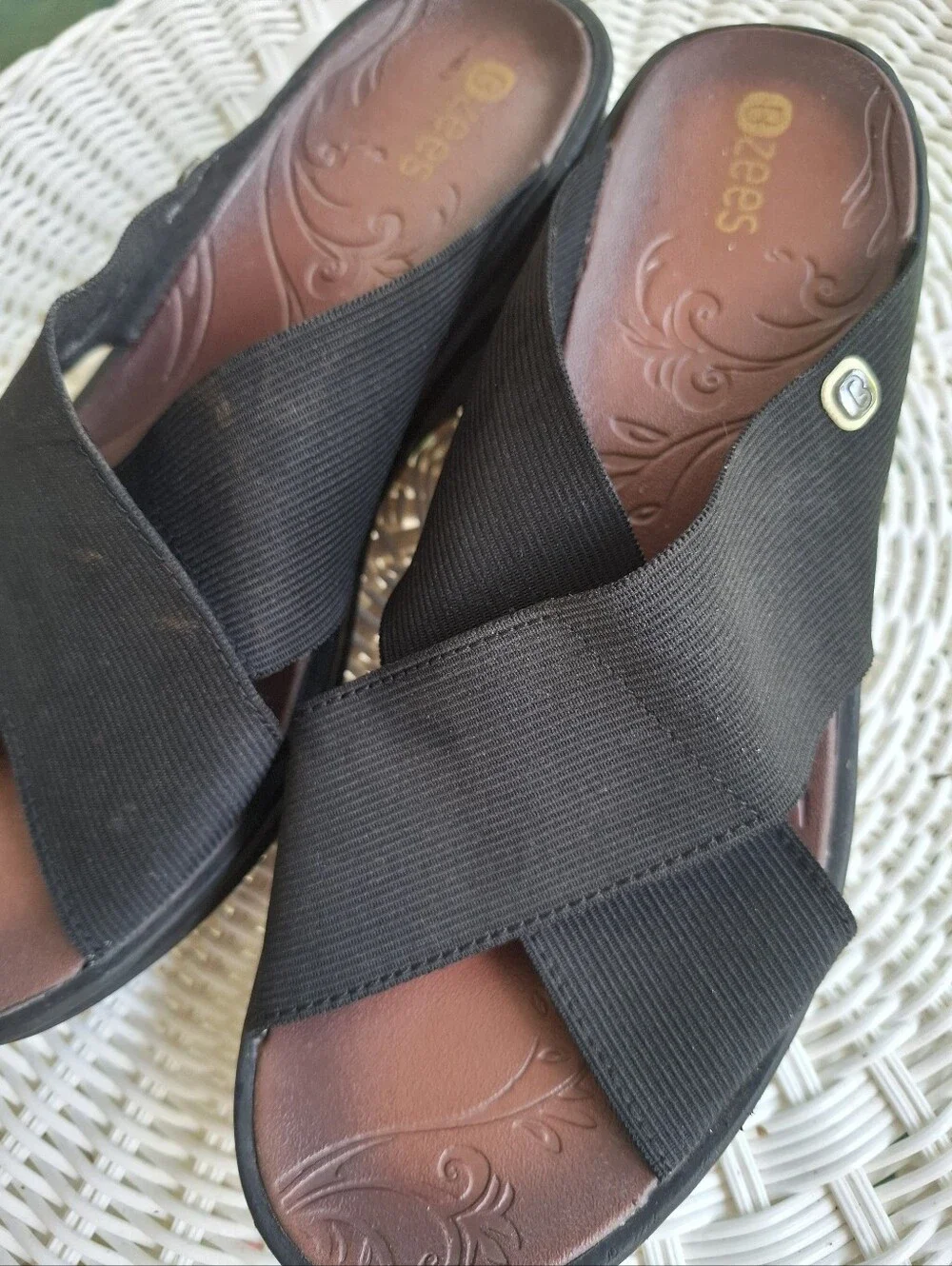 Bzees Desire Slide Sandals Black Stretch Cross Strap Wedge Size 10